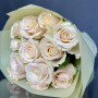 13 кремовых роз фото 2